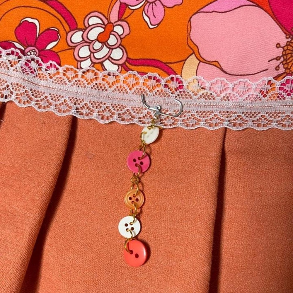 reworked/upcycled multicoloured floral skirt with lace trim and button details - Picture 6 of 8